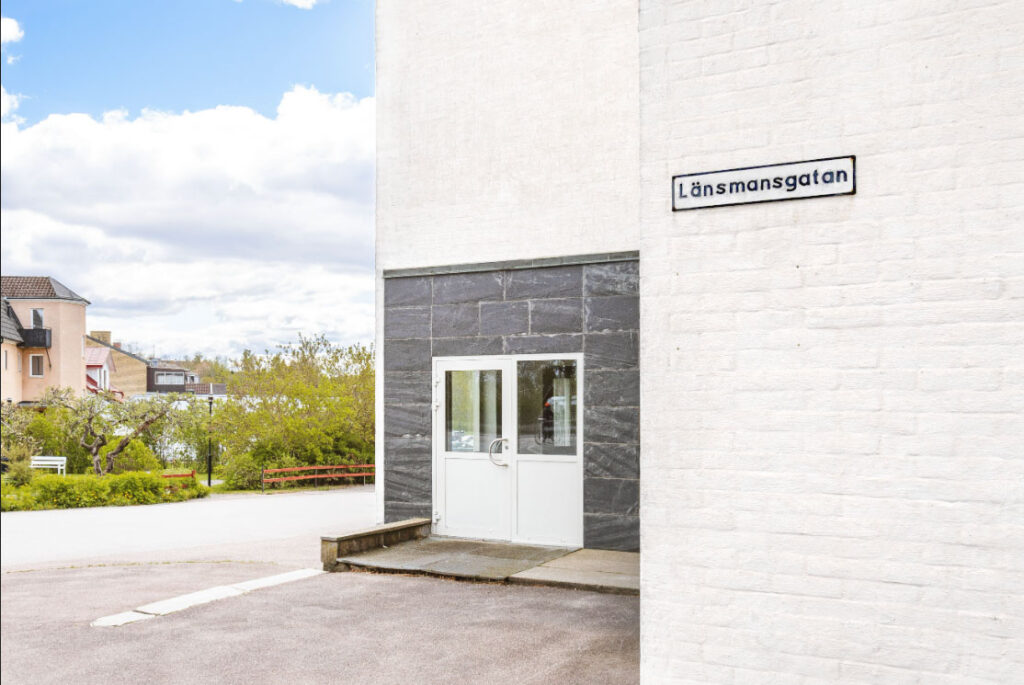 Entrè Länsmansgatan 1 virserum lägenhet